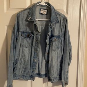 Denim jacket. Forever 21 Size L